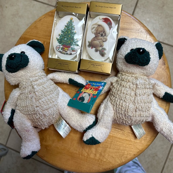 Scrubby Buddies By Bath and Body Works “Yule” - Picture 1 of 3
